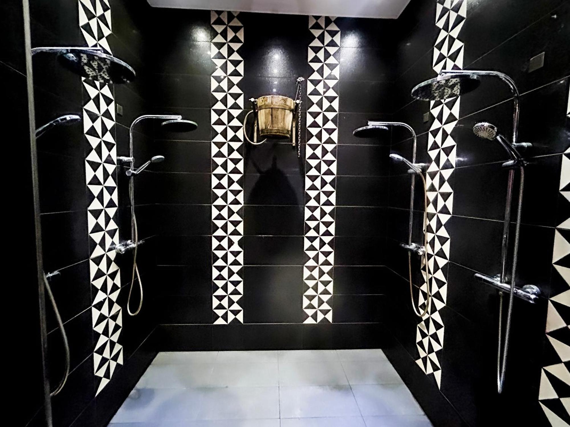 Hotel Princesa Parc Excellence Arinsal Extérieur photo Shower