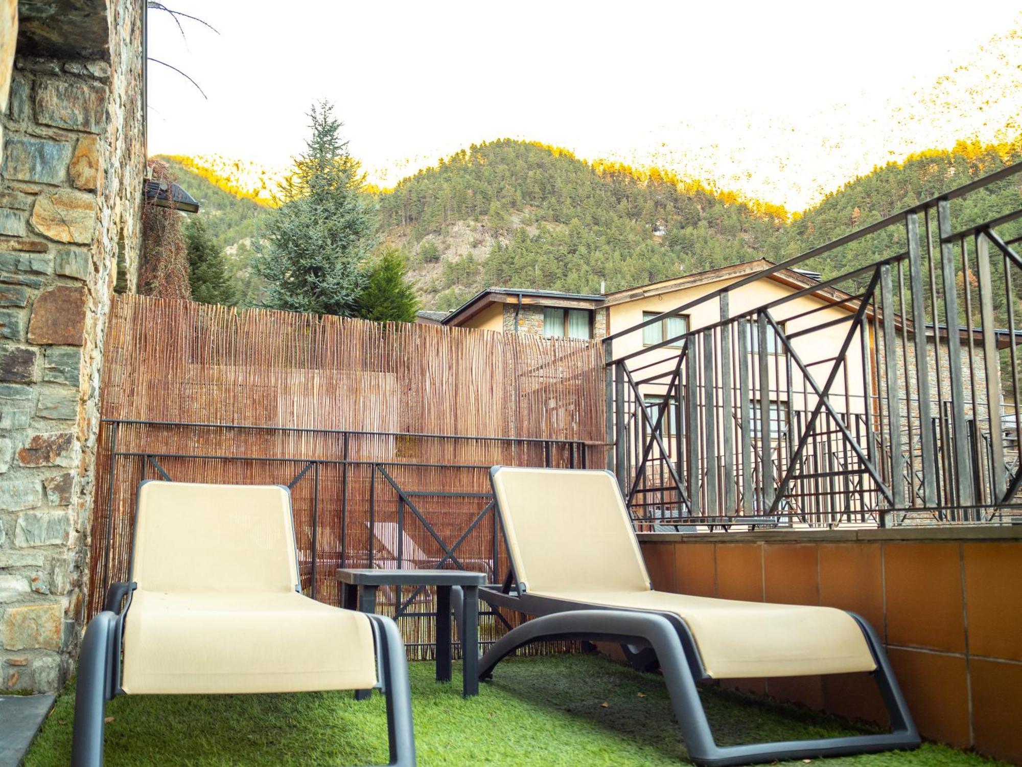 Hotel Princesa Parc Excellence Arinsal Extérieur photo A balcony in the Alps